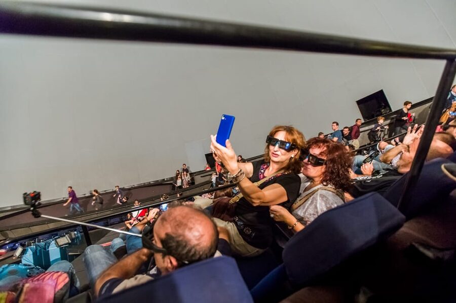 Valencia: City of Arts and Science 3D Movie at Hemisfèric - Inside the IMAX Dome: what the 3D film setup does
