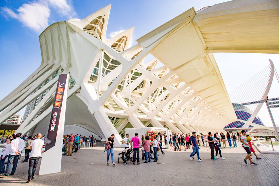 Valencia: City of Arts and Science 3D Movie at Hemisfèric - Getting in smoothly: voucher to entrance timing