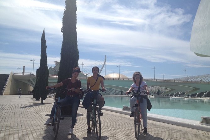 Valencia City Sights Bike Tour - Jardines del Turia: The Green Ribbon That Makes the Ride Worth It