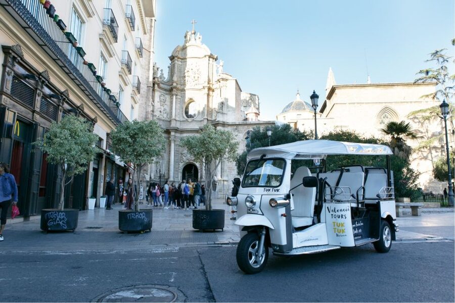Valencia: Complete Tuk-Tuk Tour Around the City - Malvarrosa Beach: a quick hit of sun, sea air, and photo stops