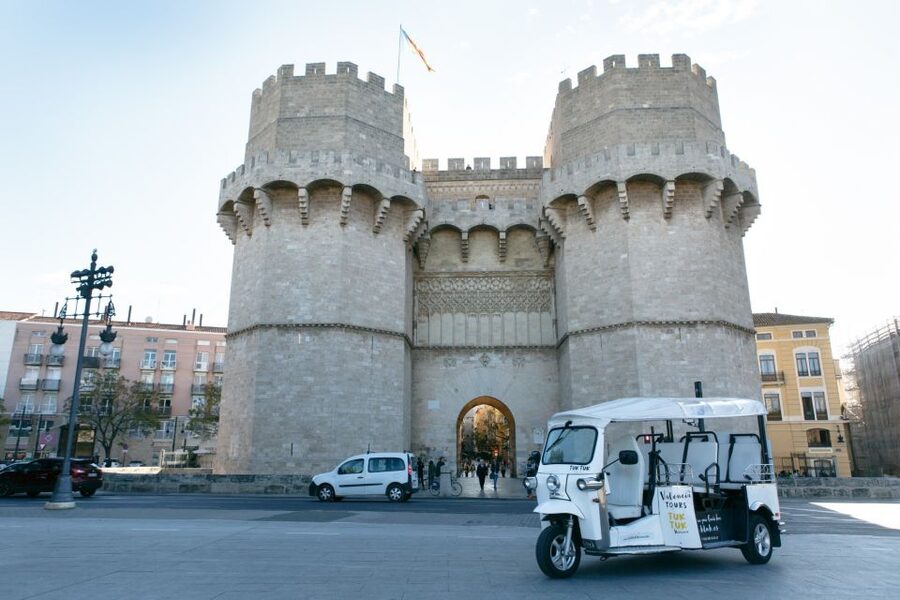 Valencia: Complete Tuk-Tuk Tour Around the City - Plaza de Toros: the quick pass that still helps
