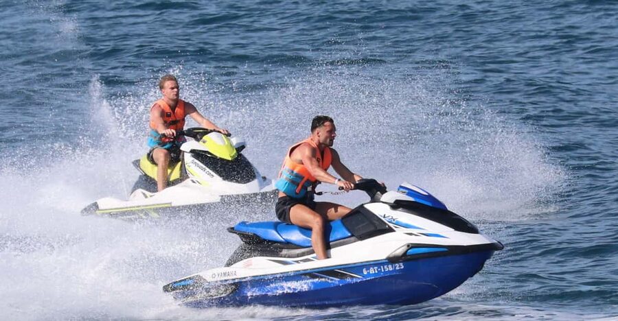 Valencia: Excursión en Moto de Agua + Paddle Surf - Key things that make this Valencia experience work