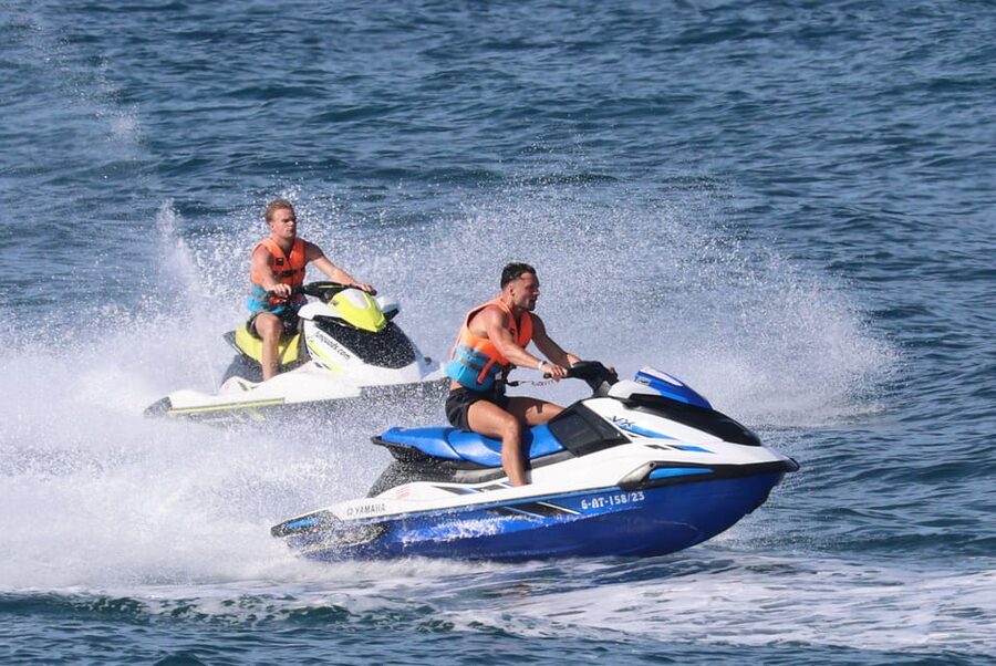 Valencia: Excursión en Moto de Agua + Paddle Surf - What’s included (and what that means for your decision)