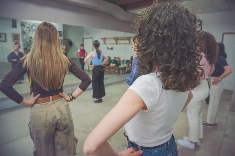Valencia: Flamenco Class Experience - Where You Practice: Fuente Luminosa by Plaza del Ayuntamiento