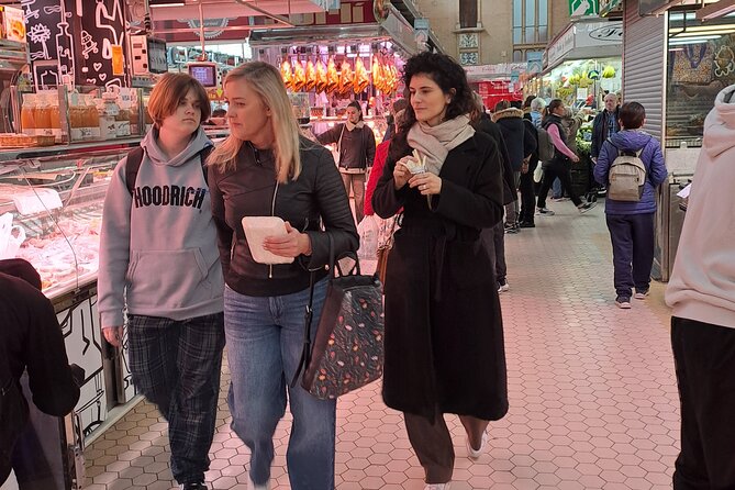 Valencia Food Tour: Tapas, Drinks and Delights with a Local - Plaça de la Reina finish: horchata and fartons, with a Valencia drink option