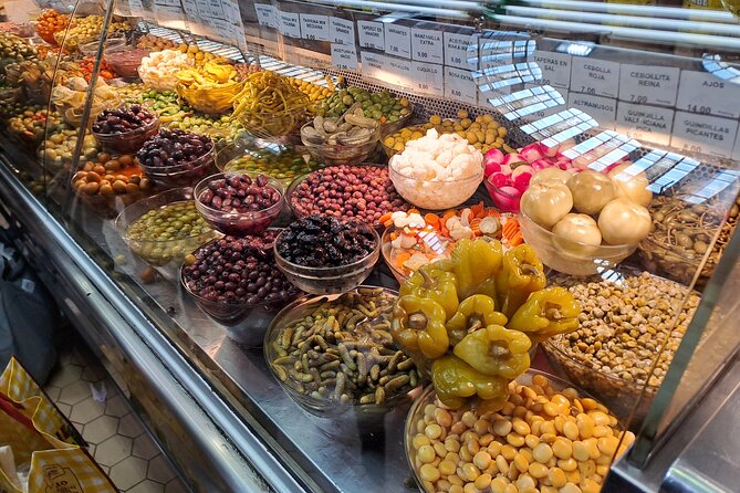 Valencia Food Tour: Tapas, Drinks and Delights with a Local - The guides: what to expect from the people running the walk