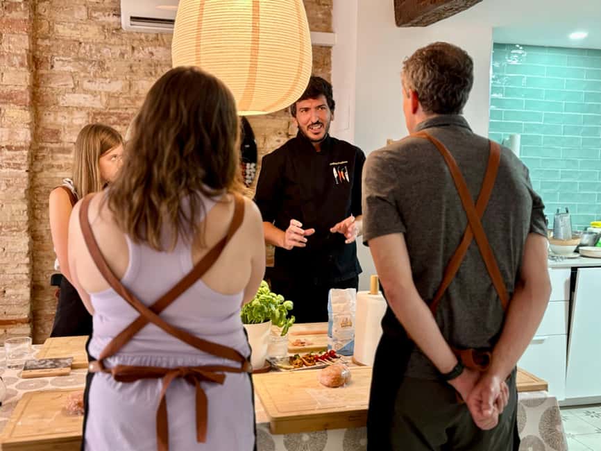 Valencia: Fresh Pasta Workshop with Lunch/Dinner in the Center - Finding the class in Valencia: Coolinary Experience by Plaza Vicente Iborra