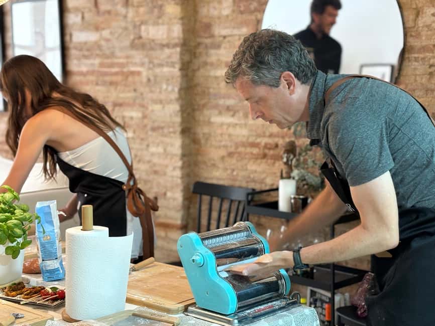 Valencia: Fresh Pasta Workshop with Lunch/Dinner in the Center - Who should book this pasta workshop in Valencia?
