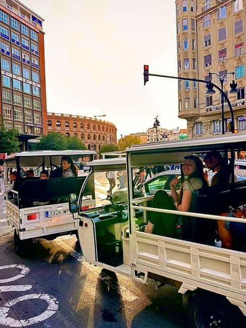 Valencia: Full 2-Hour Tuk Tuk Tour - Getting oriented fast in a tiny electric tuk-tuk