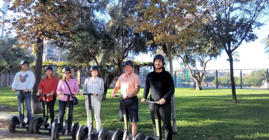 Valencia: Garden & Palace Music Segway Tour - Training, helmets, and raincoats: the tour’s safety rhythm