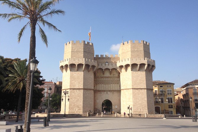 Valencia Guided City Tour - Meeting at Torres de Serranos: where you begin and why it matters