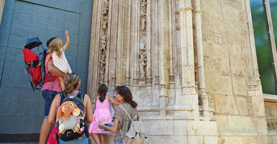 Valencia: Guided Family Walking Tour (Italian Tour) - North Station on the route: turning transit into a lesson