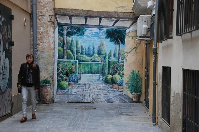 Valencia guided tours - walking tours - - Meeting at Pl. de l’Ajuntament: getting started without stress