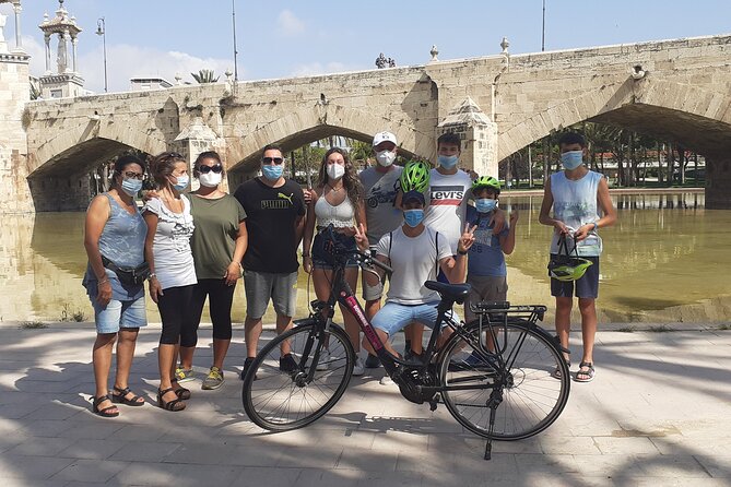 Valencia Highlights Bike Tour - Plaza de la Virgen: Big Cathedral Energy and Roman Footprints