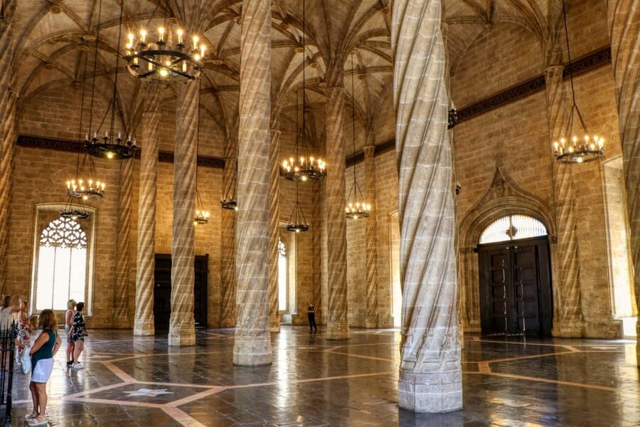 Valencia Highlights Half-Day Private Tour with Local Tasting - Meeting Torres de Serranos: the easiest way to start strong