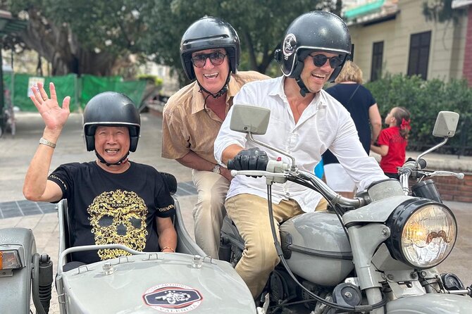 Valencia Highlights on a Vintage Sidecar with local driver - El Cabanyal and Mercado del Cabanyal: neighborhood flavor at speed