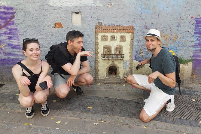 Valencia Iconic Sights Scavenger Hunt - Stop 4: Torres de Serrans and a strong finish point