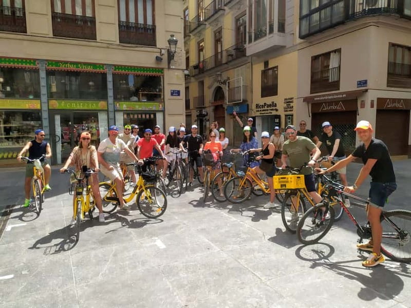 Valencia in bici con guida turistica italiana madrelingua - Mercado Central and La Lonja de la Seda: Valencia’s silk-and-food energy