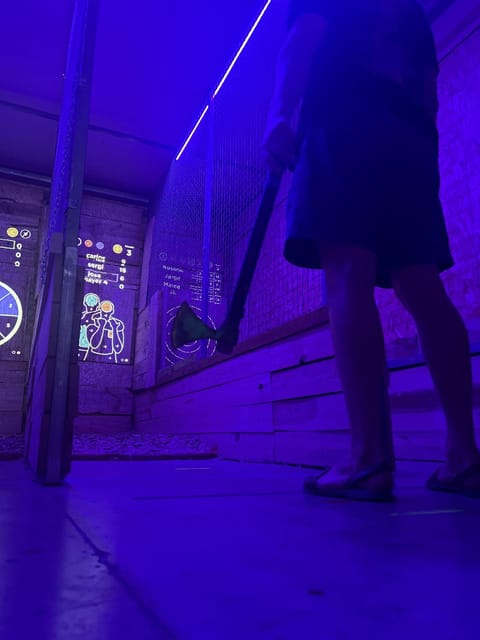 Valencia: Interactive Axe Throwing 1h - What to Bring, What to Skip