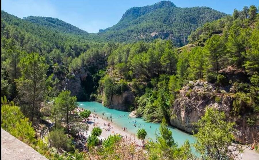 Valencia: Montanejos Thermal Spring & Girlfriend Waterfall - Swimming comfort: what to bring so you enjoy the water (not fight it)