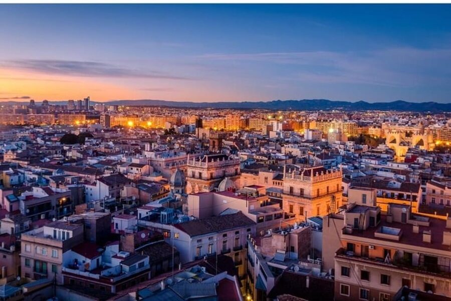 Valencia: Must-See Attractions Walking Tour - Why a 2-hour old-town walk is the right length