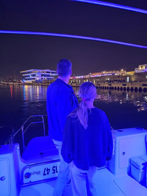 Valencia: Night Cruise with Free Drink - What the language and guide setup means for you