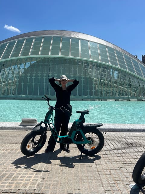Valencia: Normal bike and Electric bike Rental Ruzafa - A 1–2 day Valencia ride plan: markets, landmarks, beaches on your terms