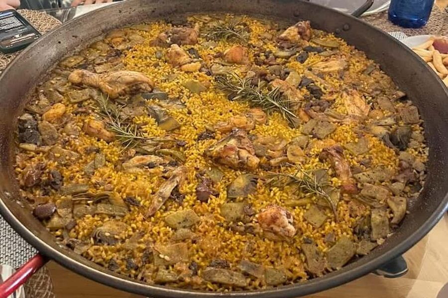 Valencia Old Town flavour walk: tapas & drinks by local - The 1.5-hour wrap-up tasting session and the handcrafted gifts