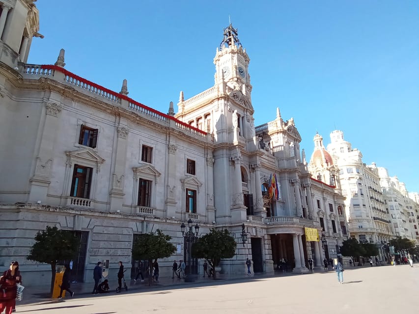 Valencia Old Town Guided Tour - Old photos and city change stories: why the walk clicks