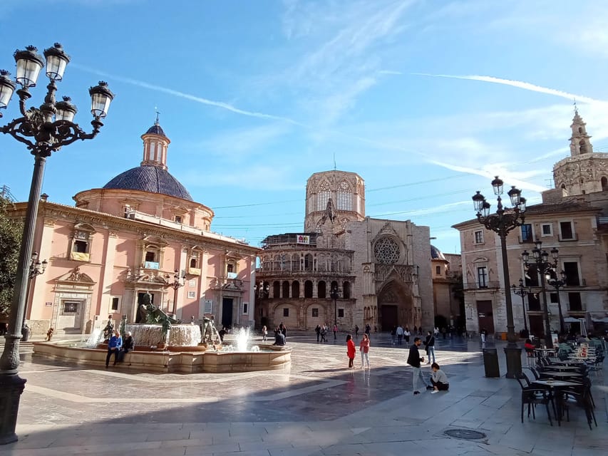 Valencia Old Town Guided Tour - Serranos Street and Serranos Towers: the old entrance gate