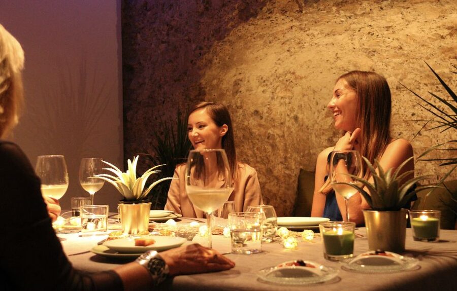 Valencia: Old Town Tour, Wine & Tapas in an 11th c. Monument - Key things to know before you go