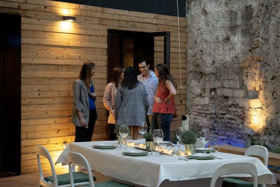 Valencia: Old Town Tour, Wine & Tapas in an 11th c. Monument - Wine included: prizewinning regional pours that actually match the food