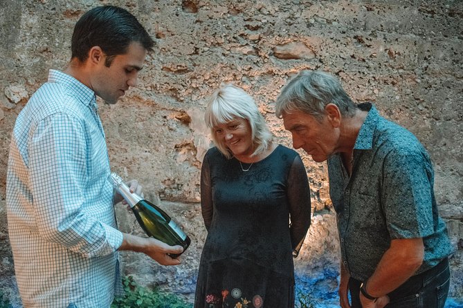 Valencia Old Town Tour with Wine & Tapas in 11th Century Historic Monument - Practical Tips for Smooth Sailing (and Better Photos)