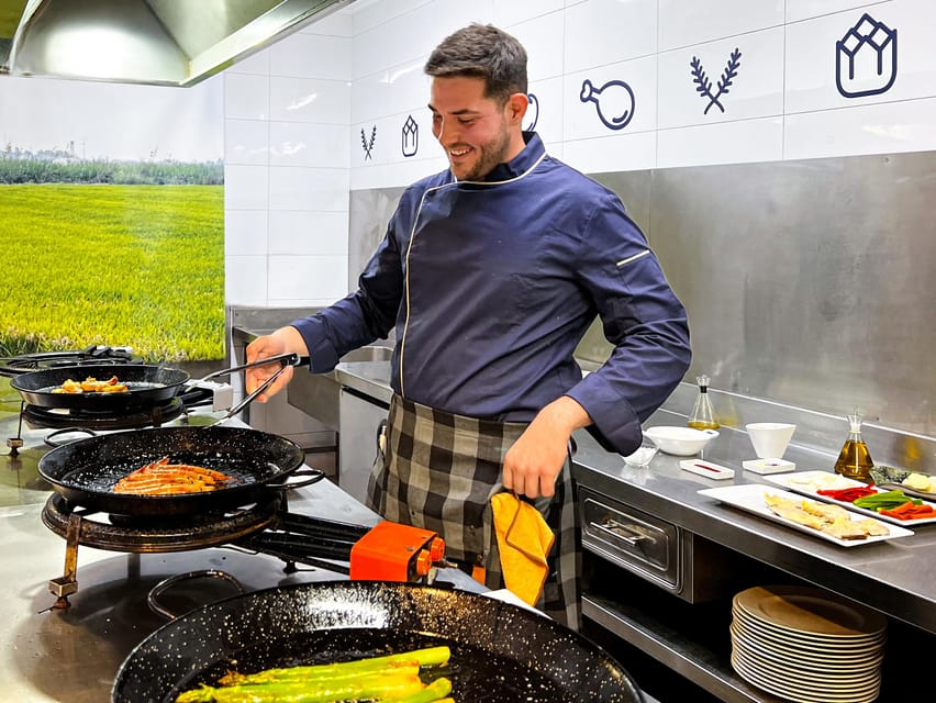 Valencia: Paella Cooking Class with Central Market Tour - Timing, group dynamics, and how to choose your shift