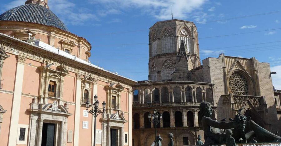 Valencia: Private 4-Hour Walking Tour of the Old Town - Narrow Streets, Plaza Redonda, and Plaza de la Reina Options