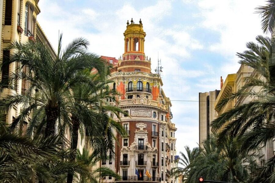 Valencia: Private custom tour with a local guide - Pickup that reduces friction (and helps you start calm)