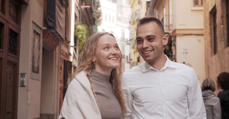 Valencia: Private photo shooting with pro photographer - Wheelchair Accessible Inside the Old Town Core