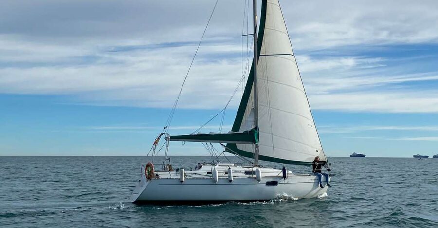 Valencia: Private Sailing Trip with Snacks and Drinks - Setting Out From Valencia Mar: What the Start Feels Like