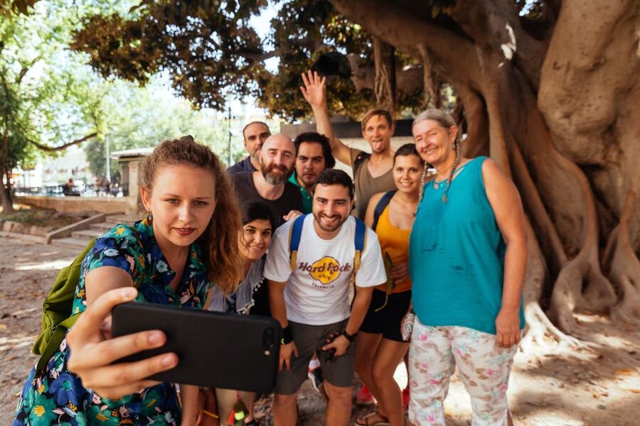 Valencia: Private Tour w/ Locals – Highlights & Hidden Gems - City Walls, the Turia Gardens, and Justice Square