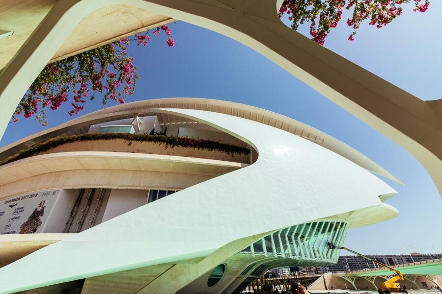 Valencia: Private Tour w/ Locals – Highlights & Hidden Gems - Horchata Stop: Tiger Nut Milk and Fartons on a Local Break
