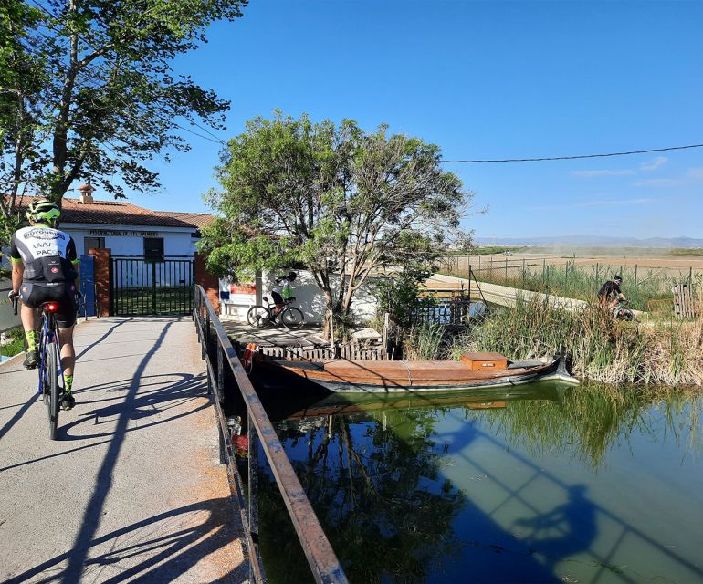 Valencia: Road to La Albufera Guided Private Bike Tour - City of Arts and Sciences: the quick architectural warm-up