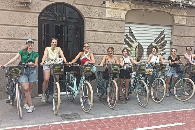 Valencia (Ruzafa): Guided Bike Tour of the city's highlights. - Plaza de la Reina, Palau de Benicarló, and Torres de Serranos