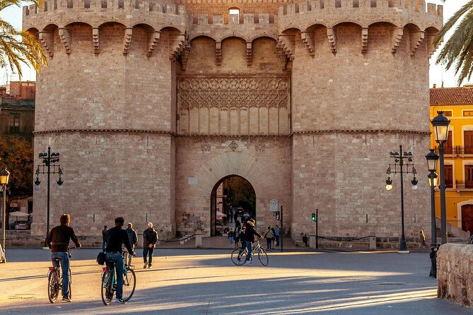 Valencia (Ruzafa): Guided Bike Tour of the city's highlights. - What $36.01 really buys you on this highlights tour