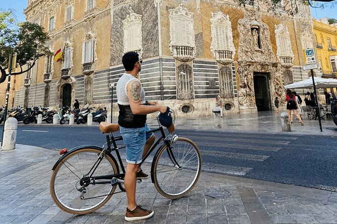 Valencia (Ruzafa): Guided Bike Tour of the city's highlights. - Mercado Central and La Lonja: food smells plus trade power