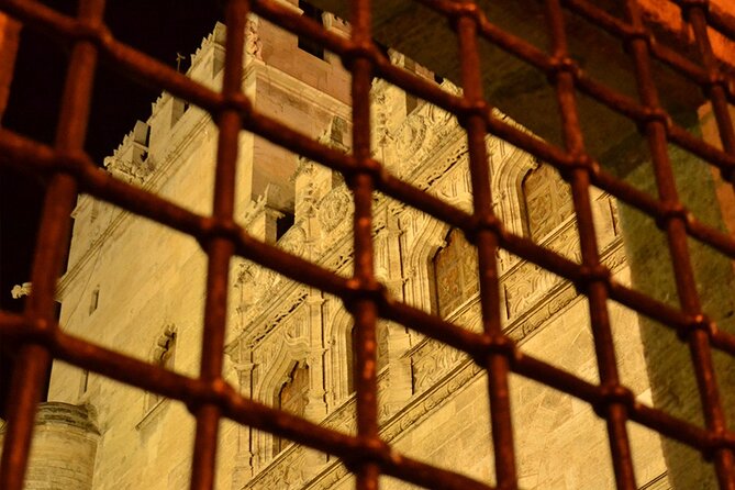 Valencia's Legends & Stories by Moonlight - How the 10-minute stops keep the pace fun (and not exhausting)