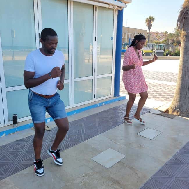 Valencia: Salsa Class by Malvarrosa Beach - Getting your money’s worth: is $18 for 1 hour actually a deal?