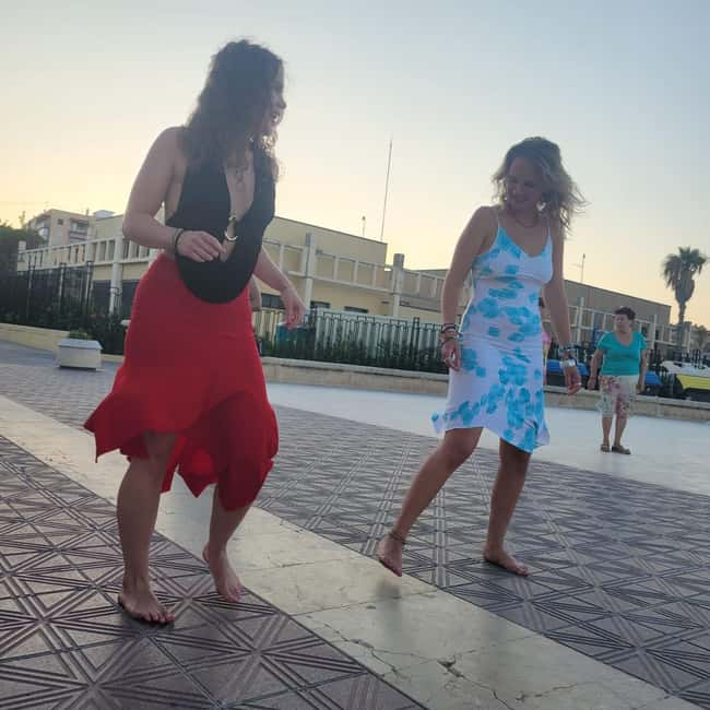 Valencia: Salsa Class by Malvarrosa Beach - Should you book this Valencia salsa class by Malvarrosa Beach?