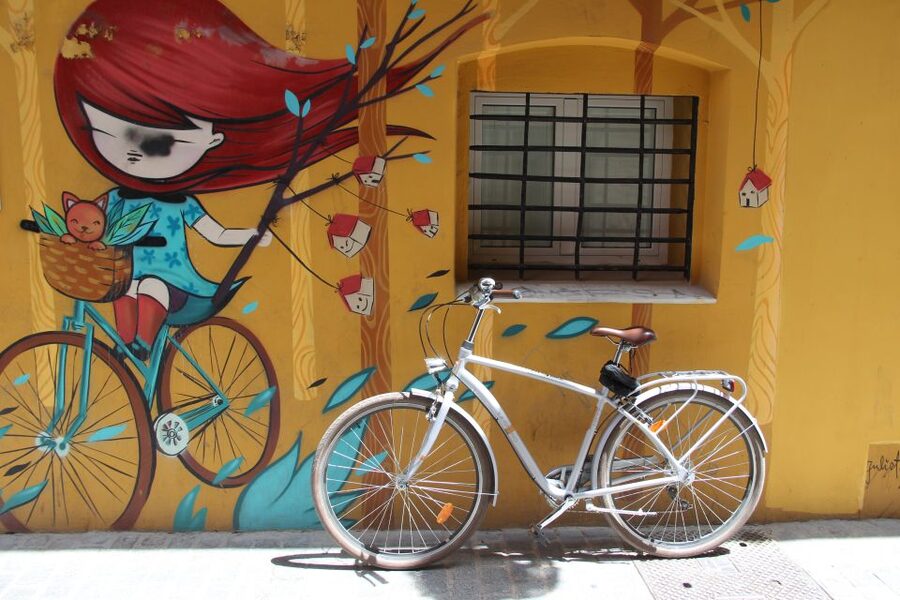 Valencia: Street Art Tour on Bicycle, E-Bike or E-Step - Getting Started at Pelican Bikes: Fast Setup, Clear Direction