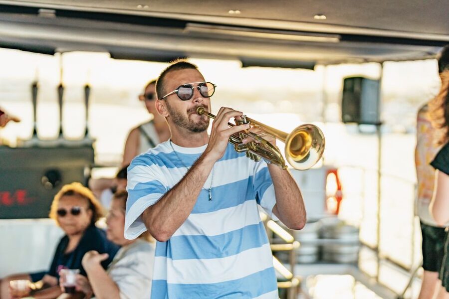 Valencia: Sunset or Daytime Catamaran Cruise with Drink - Daytime vs Sunset: Choosing the Right Cruise for Your Mood