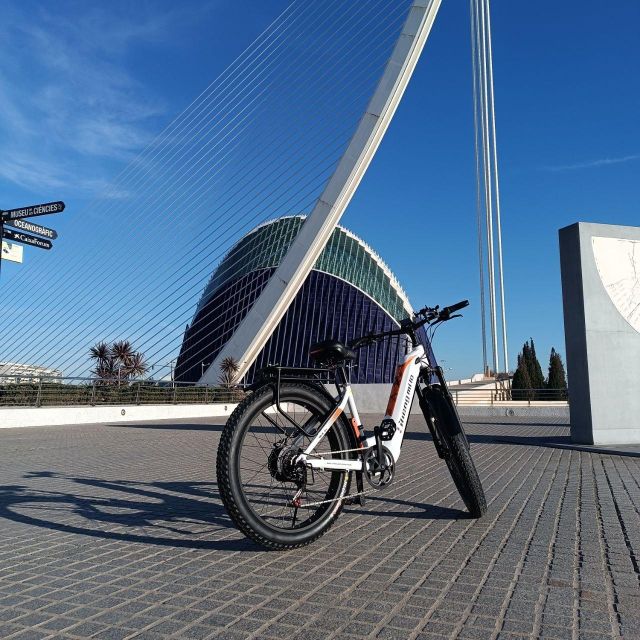 Valencia: The Albufera Lake Self-Guided E-Bike Tour - Meeting at Bikes & Tours and Getting Ready to Ride